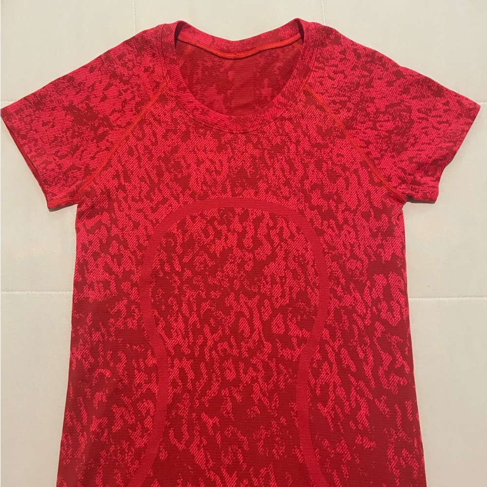 LULULEMON RED SWIFTLY TECH SHORT SLEEVE - Only Worn Once - Picture 2 of 3
